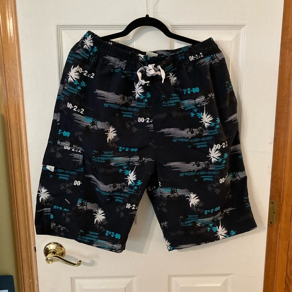 Men’s extra large, long swim trunks with tie and elastic waist band - Picture 1 of 7